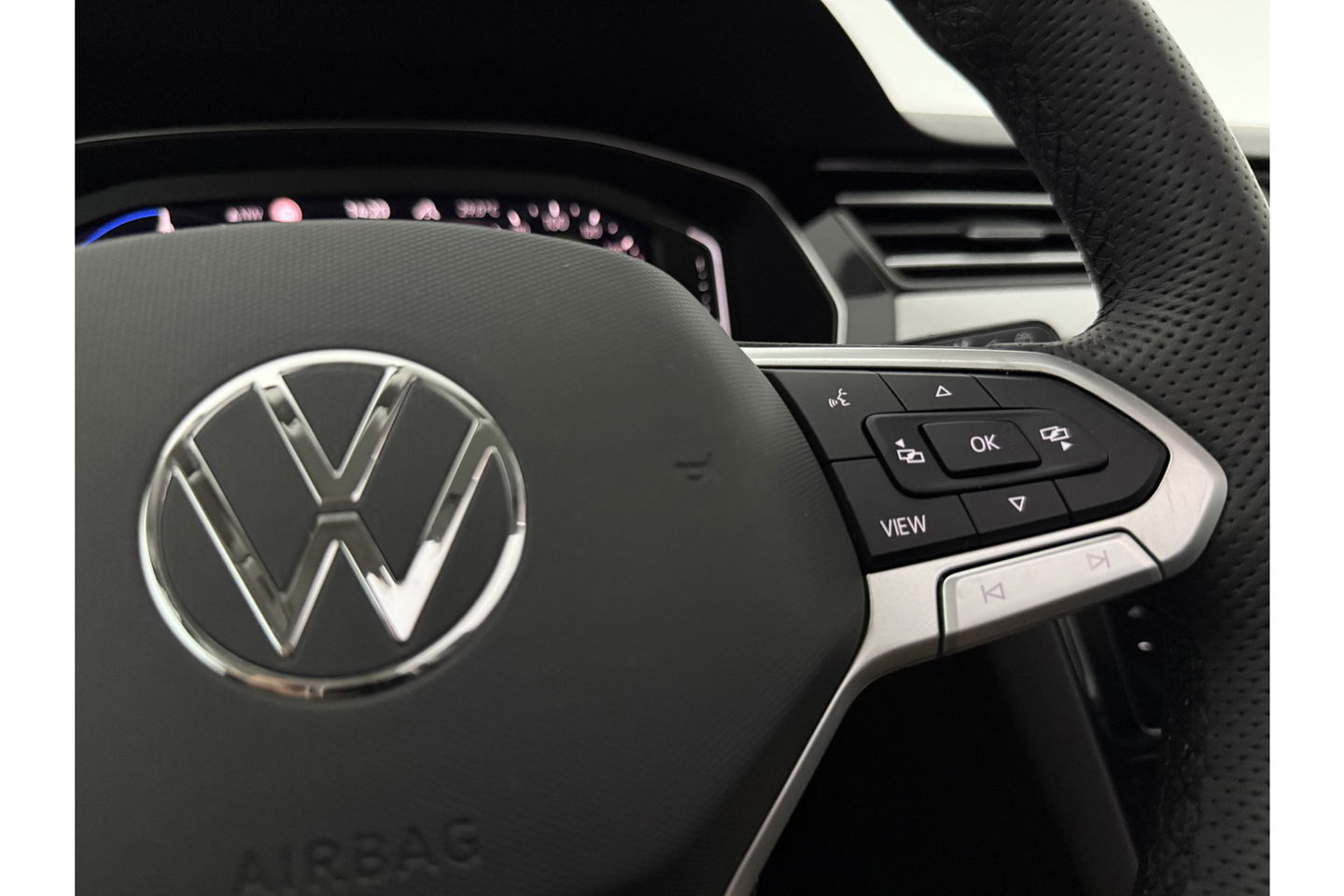 Volkswagen Passat 1.4 TSI 218PK PHEV GTE Pano Sfeer LED ACC Carplay Virtual Memory Head up Display Clima Navi PDC 17''LMV