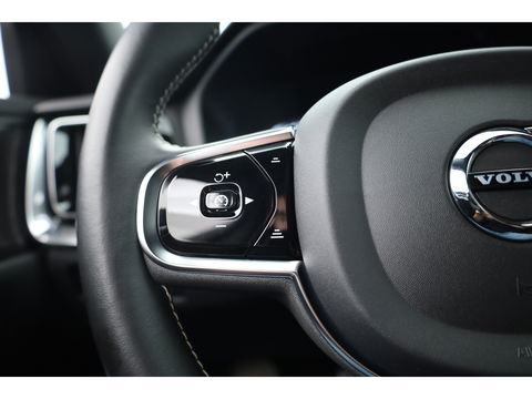 Volvo V60 2.0 T6 Recharge AWD R-Design | ACC | Blis | Trekhaak | H&K | Sportstoelen met mem. |