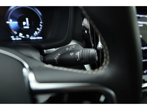 Volvo V60 2.0 T6 Recharge AWD R-Design | ACC | Blis | Trekhaak | H&K | Sportstoelen met mem. |
