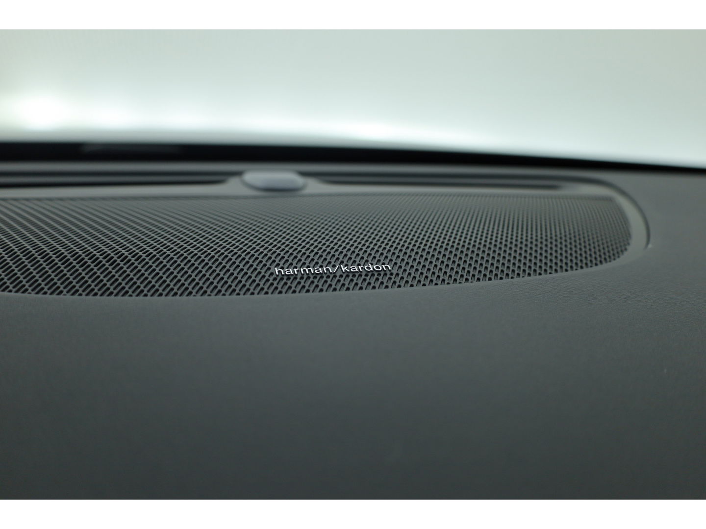 Volvo V60 2.0 T6 Recharge AWD R-Design | ACC | Blis | Trekhaak | H&K | Sportstoelen met mem. |