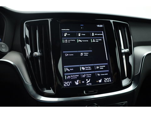 Volvo V60 2.0 T6 Recharge AWD R-Design | ACC | Blis | Trekhaak | H&K | Sportstoelen met mem. |