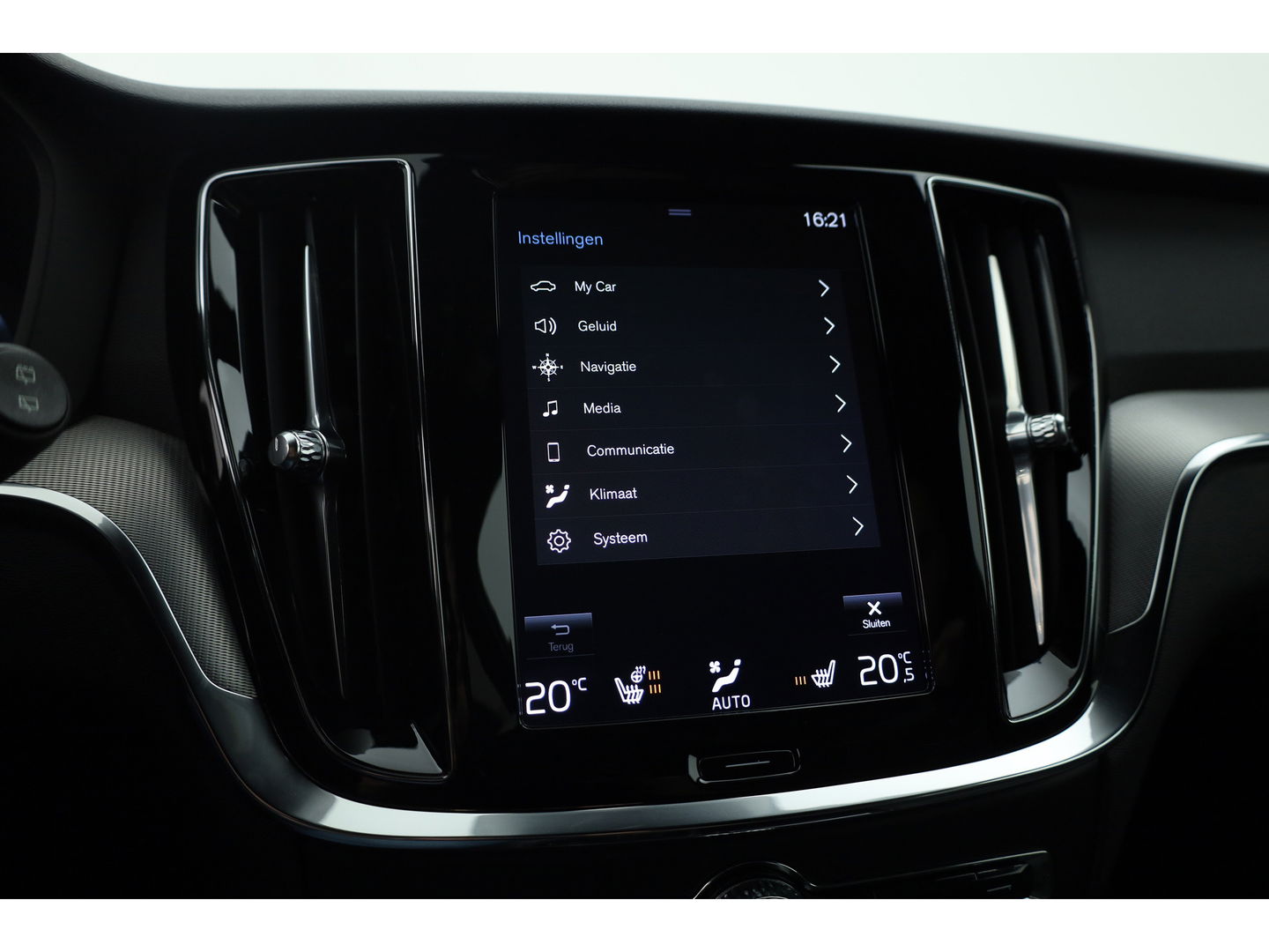 Volvo V60 2.0 T6 Recharge AWD R-Design | ACC | Blis | Trekhaak | H&K | Sportstoelen met mem. |