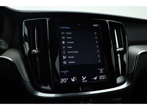 Volvo V60 2.0 T6 Recharge AWD R-Design | ACC | Blis | Trekhaak | H&K | Sportstoelen met mem. |