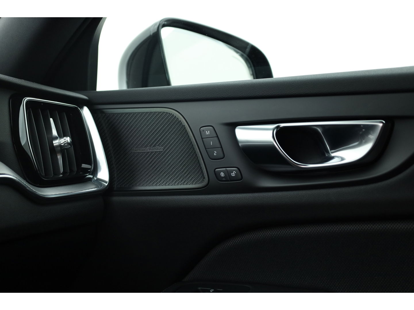 Volvo V60 2.0 T6 Recharge AWD R-Design | ACC | Blis | Trekhaak | H&K | Sportstoelen met mem. |