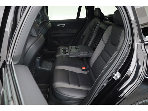 Volvo V60 2.0 T6 Recharge AWD R-Design | ACC | Blis | Trekhaak | H&K | Sportstoelen met mem. |
