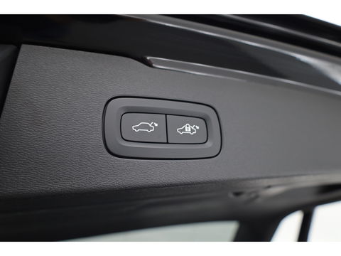 Volvo V60 2.0 T6 Recharge AWD R-Design | ACC | Blis | Trekhaak | H&K | Sportstoelen met mem. |