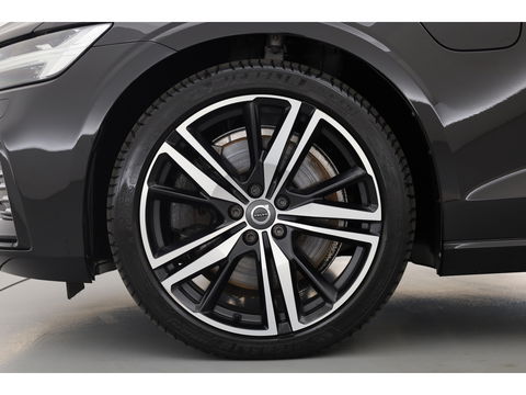 Volvo V60 2.0 T6 Recharge AWD R-Design | ACC | Blis | Trekhaak | H&K | Sportstoelen met mem. |