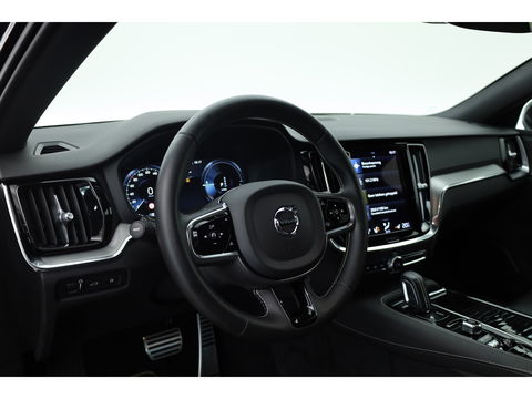 Volvo V60 2.0 T6 Recharge AWD R-Design | ACC | Blis | Trekhaak | H&K | Sportstoelen met mem. |
