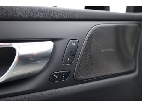 Volvo V60 2.0 T6 Recharge AWD R-Design | ACC | Blis | Trekhaak | H&K | Sportstoelen met mem. |