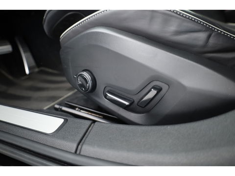 Volvo V60 2.0 T6 Recharge AWD R-Design | ACC | Blis | Trekhaak | H&K | Sportstoelen met mem. |