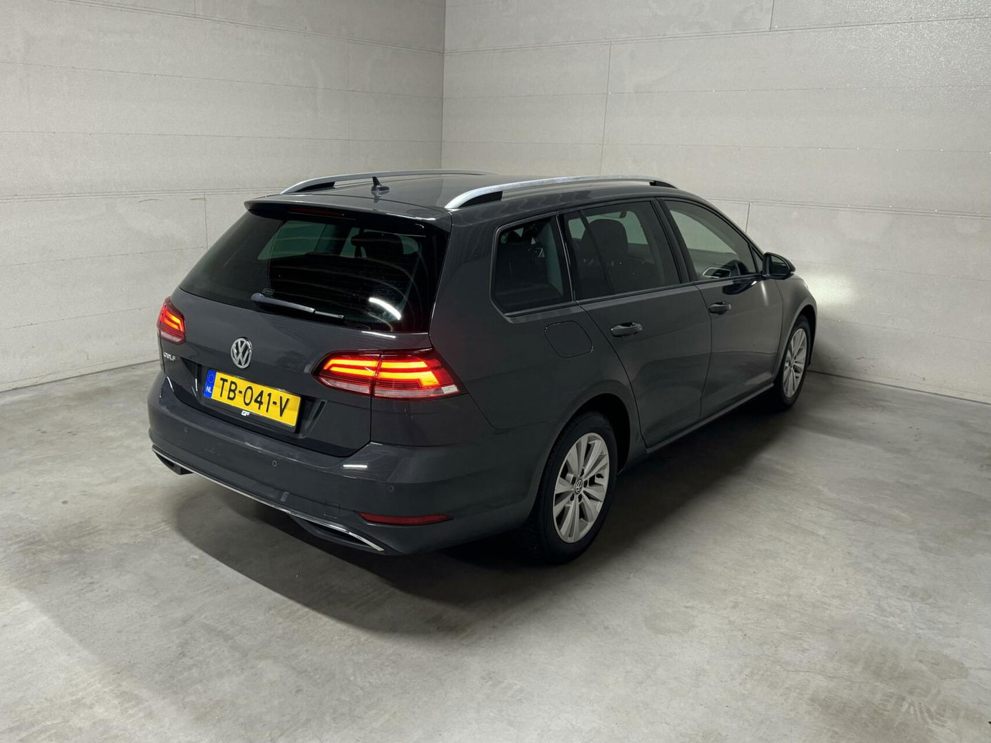 Volkswagen Golf Variant 1.0 TSI Highline ACC CarPlay Navi Massage NAP