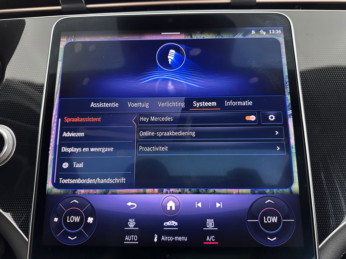Mercedes-Benz EQE 300 Business Line 89 kWh [ 3-Fase ] (INCL.BTW) *PANO | LUXURY-LEATHER | FULL-LED | ADAPTIVE-CRUISE | DIGI-COCKPIT | AMBIENT-LIGHT | NAVI-FULLMAP | CAMERA | HEATED-COMFORTSEATS | ECC | PDC | 19''ALU*