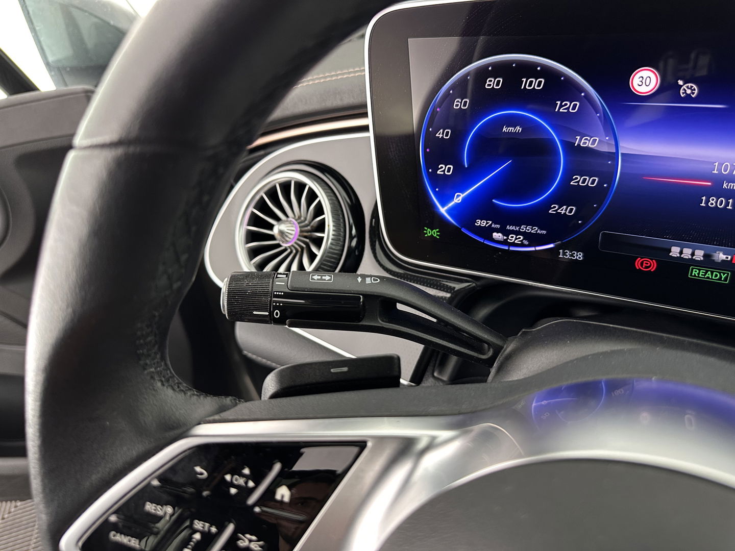 Mercedes-Benz EQE 300 Business Line 89 kWh [ 3-Fase ] (INCL.BTW) *PANO | LUXURY-LEATHER | FULL-LED | ADAPTIVE-CRUISE | DIGI-COCKPIT | AMBIENT-LIGHT | NAVI-FULLMAP | CAMERA | HEATED-COMFORTSEATS | ECC | PDC | 19''ALU*