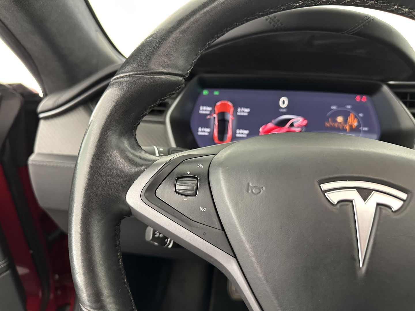 Tesla Model S 100D Aut. *PANO | NAPPA-LEATHER | AUTO-PILOT | ADAPTIVE-CRUISE | CCS-FASTLOADER | FULL-LED | NAVI-FULLMAP | AIR-SUSPENSION | KEYLESS | SURROUND-VIEW | CARPLAY | MEMORY-PACK | SPORT-SEATS | DIGI-CO