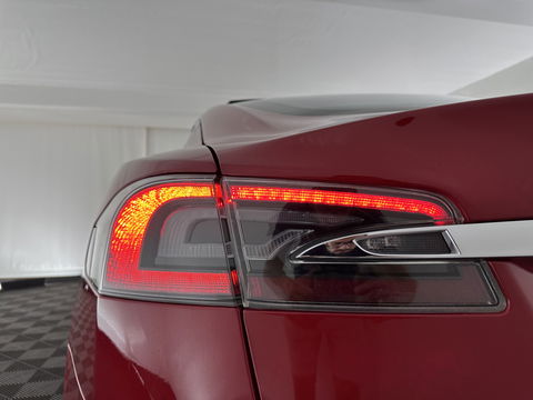 Tesla Model S 100D Aut. *PANO | NAPPA-LEATHER | AUTO-PILOT | ADAPTIVE-CRUISE | CCS-FASTLOADER | FULL-LED | NAVI-FULLMAP | AIR-SUSPENSION | KEYLESS | SURROUND-VIEW | CARPLAY | MEMORY-PACK | SPORT-SEATS | DIGI-CO