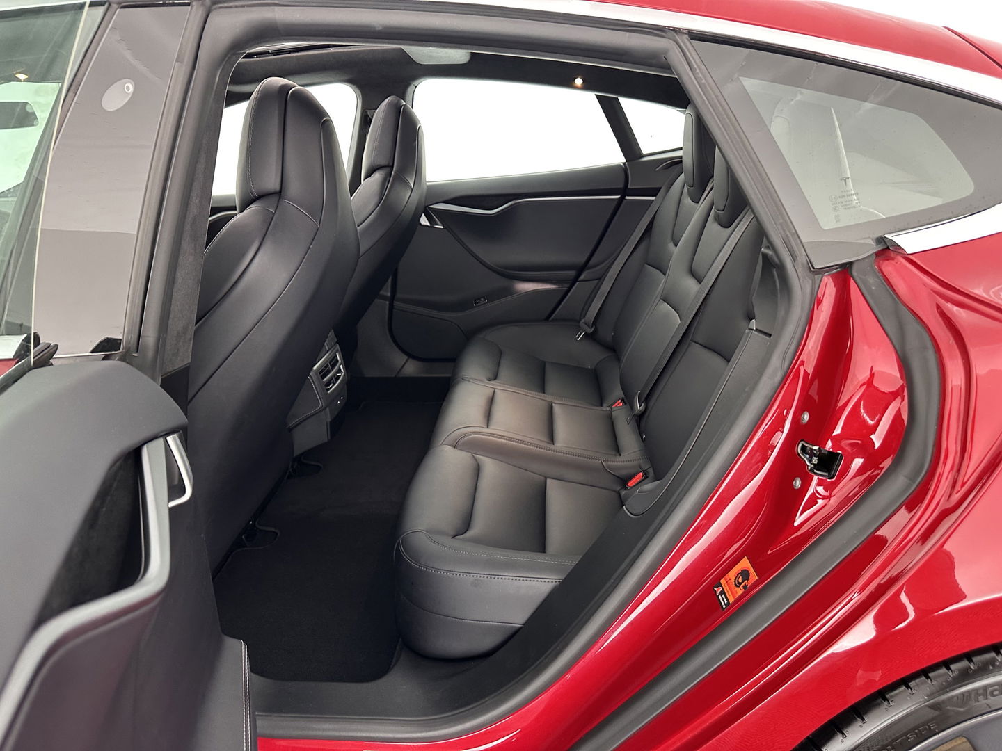 Tesla Model S 100D Aut. *PANO | NAPPA-LEATHER | AUTO-PILOT | ADAPTIVE-CRUISE | CCS-FASTLOADER | FULL-LED | NAVI-FULLMAP | AIR-SUSPENSION | KEYLESS | SURROUND-VIEW | CARPLAY | MEMORY-PACK | SPORT-SEATS | DIGI-CO