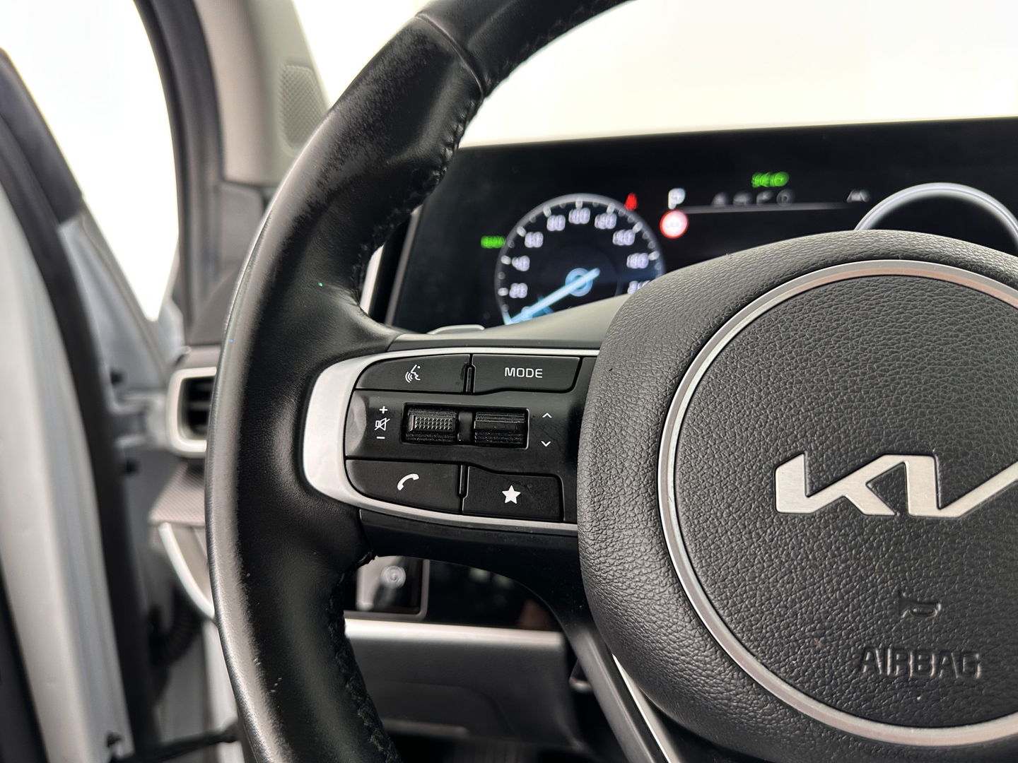 Kia Sportage 1.6 T-GDi Hybrid DynamicLine Aut. *FULL-LED | ADAPTIVE-CRUISE | DIGI-COCKPIT | NAVI-FULLMAP | DAB | COMFORT-SEATS | ECC | PDC | 17''ALU*