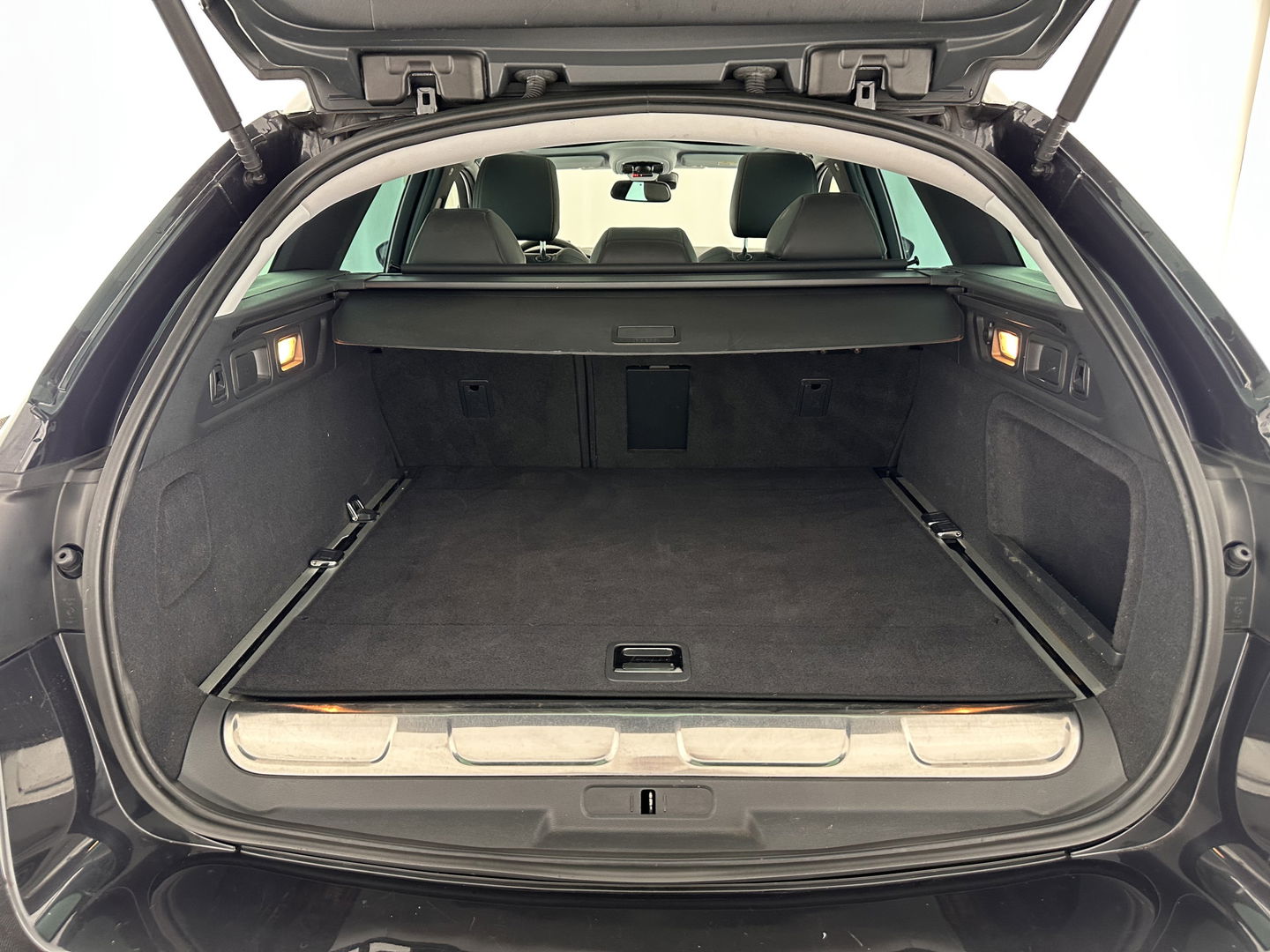 Peugeot 508 RXH 2.0 HDi HYbrid4 Aut. *PANO | HEAD-UP | LUXURY-LEATHER | FULL-LED | MEMORY-PACK | KEYLESS | CAMERA | NAVI-FULLMAP | HEATED-COMFORTSEATS | ECC | PDC | CRUISE | 18''ALU*