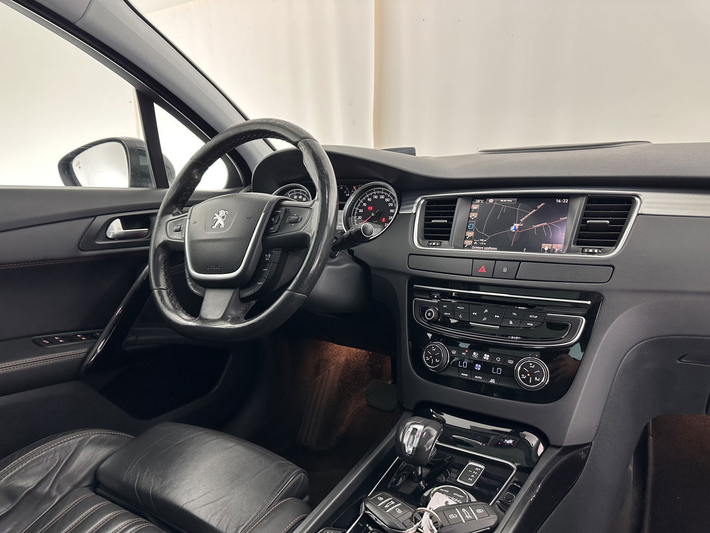 Peugeot 508 RXH 2.0 HDi HYbrid4 Aut. *PANO | HEAD-UP | LUXURY-LEATHER | FULL-LED | MEMORY-PACK | KEYLESS | CAMERA | NAVI-FULLMAP | HEATED-COMFORTSEATS | ECC | PDC | CRUISE | 18''ALU*