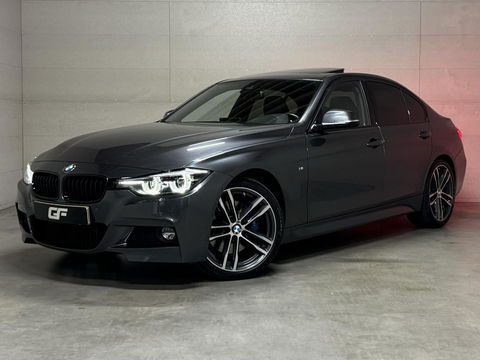 BMW 3 Serie 320i M-Sport Pano Leer HUD CarPlay Camera Trekh. NAP