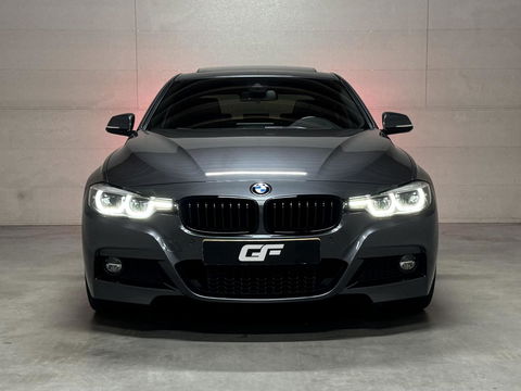 BMW 3 Serie 320i M-Sport Pano Leer HUD CarPlay Camera Trekh. NAP