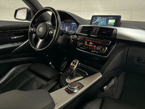 BMW 3 Serie 320i M-Sport Pano Leer HUD CarPlay Camera Trekh. NAP