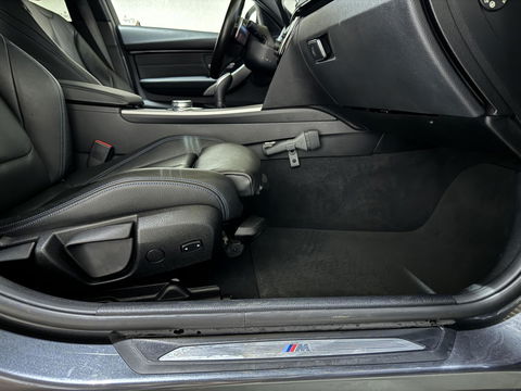 BMW 3 Serie 320i M-Sport Pano Leer HUD CarPlay Camera Trekh. NAP