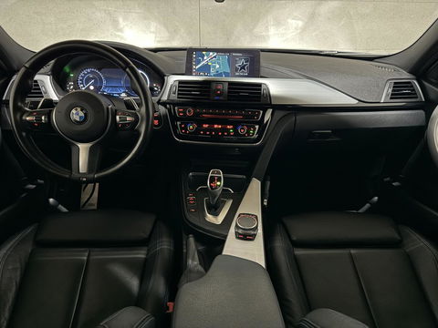 BMW 3 Serie 320i M-Sport Pano Leer HUD CarPlay Camera Trekh. NAP