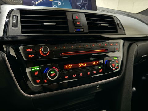 BMW 3 Serie 320i M-Sport Pano Leer HUD CarPlay Camera Trekh. NAP