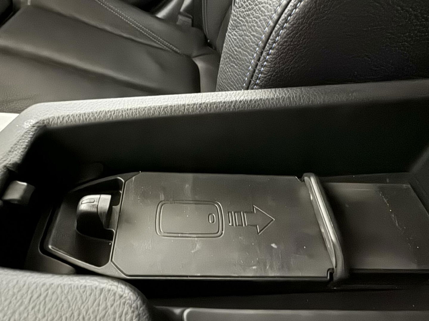 BMW 3 Serie 320i M-Sport Pano Leer HUD CarPlay Camera Trekh. NAP