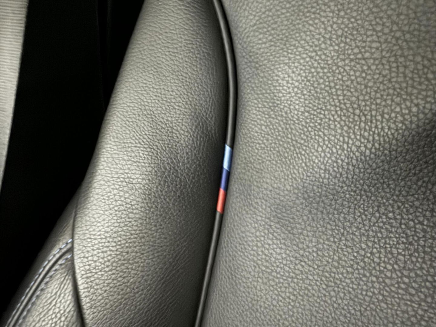 BMW 3 Serie 320i M-Sport Pano Leer HUD CarPlay Camera Trekh. NAP