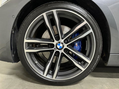 BMW 3 Serie 320i M-Sport Pano Leer HUD CarPlay Camera Trekh. NAP