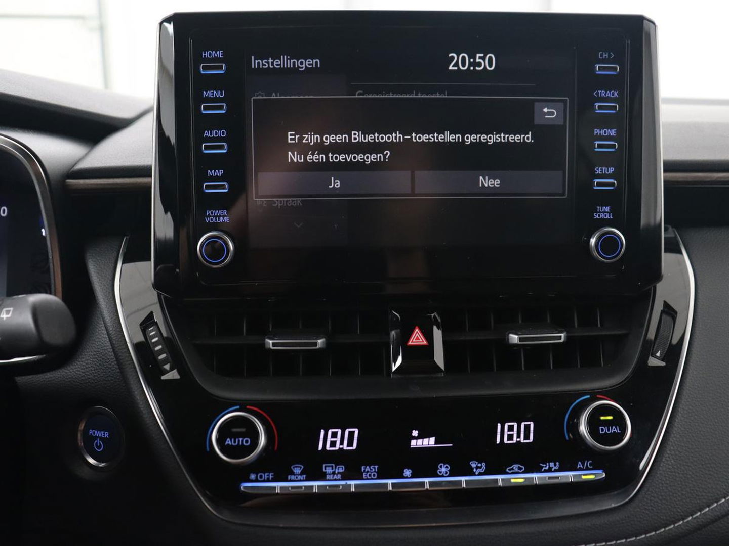 Toyota Corolla 1.8 Hybrid Trek | Stoelverwarming | Adaptive cruise | Carplay | Camera | Keyless | Full LED | Navigatie | Climate control