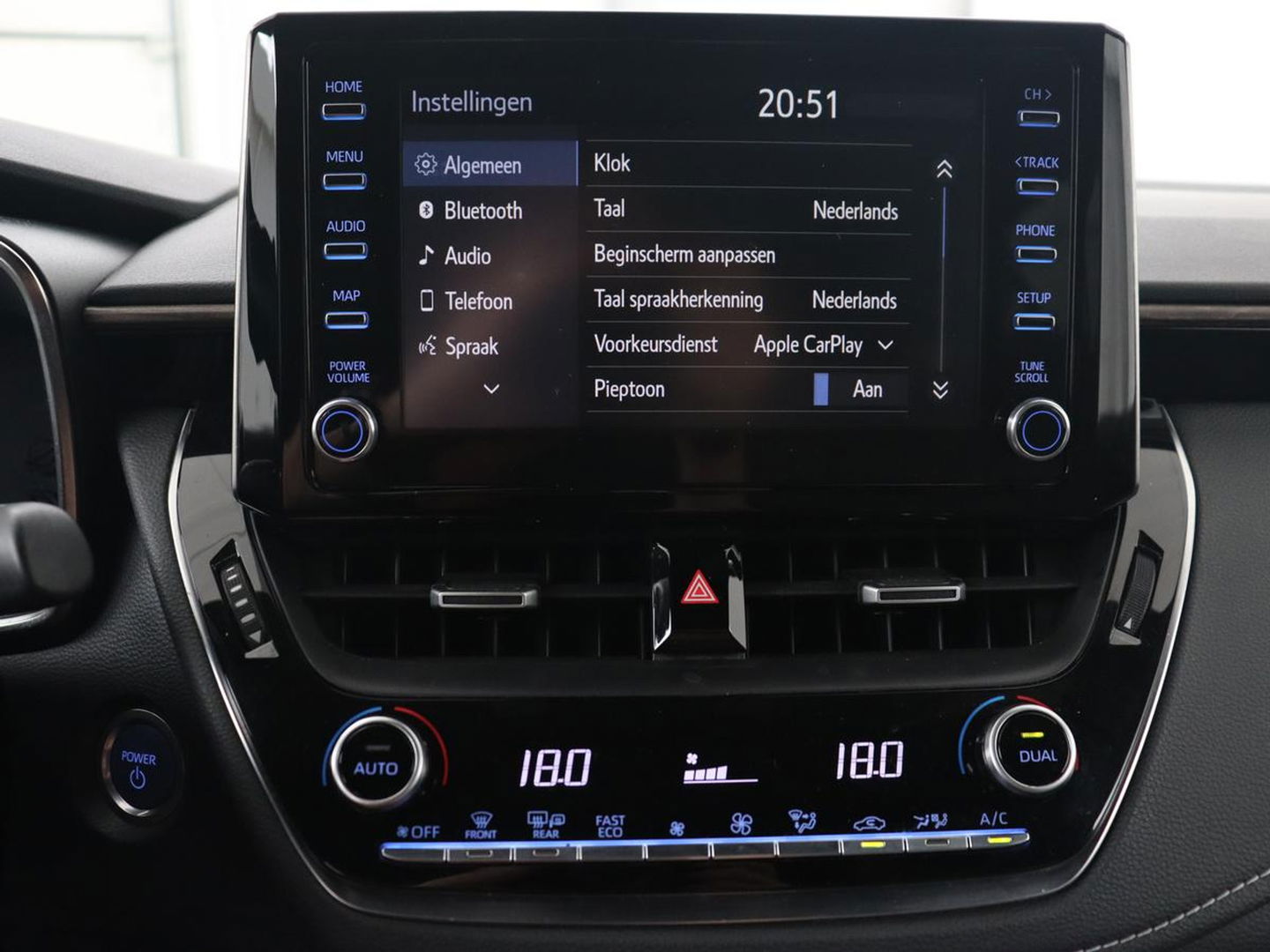 Toyota Corolla 1.8 Hybrid Trek | Stoelverwarming | Adaptive cruise | Carplay | Camera | Keyless | Full LED | Navigatie | Climate control