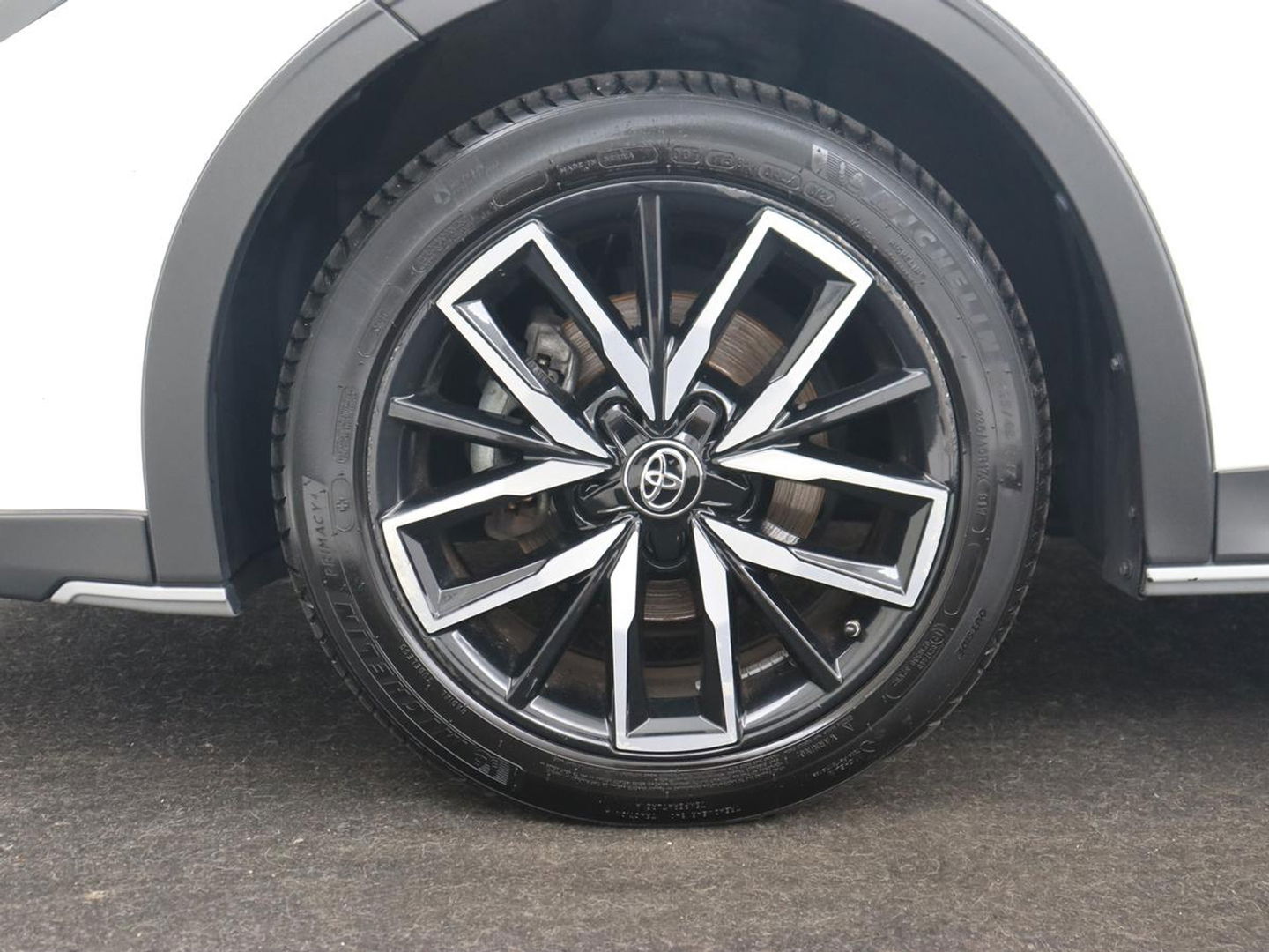 Toyota Corolla 1.8 Hybrid Trek | Stoelverwarming | Adaptive cruise | Carplay | Camera | Keyless | Full LED | Navigatie | Climate control