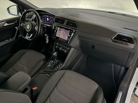 Volkswagen Tiguan 1.5 TSI R-Line Black Edition Pano Virtual Carplay NAP