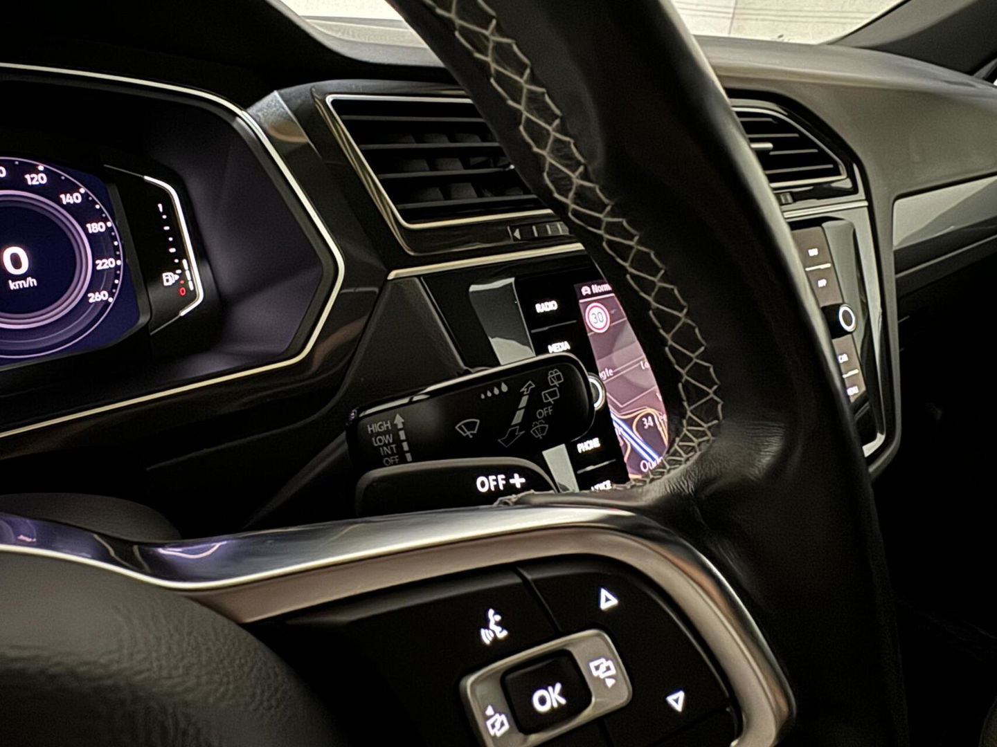 Volkswagen Tiguan 1.5 TSI R-Line Black Edition Pano Virtual Carplay NAP