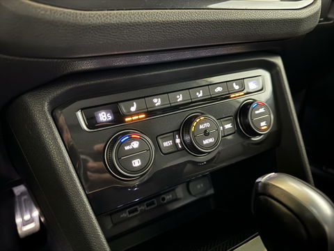 Volkswagen Tiguan 1.5 TSI R-Line Black Edition Pano Virtual Carplay NAP