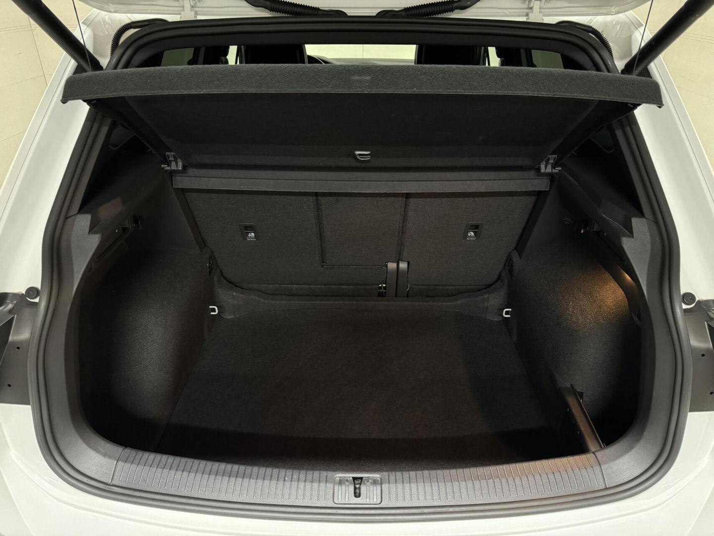 Volkswagen Tiguan 1.5 TSI R-Line Black Edition Pano Virtual Carplay NAP
