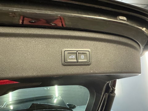 Audi A3 Sportback 2.0 TFSI S3 quattro Pano|HuD|Sonos|Akrapovic
