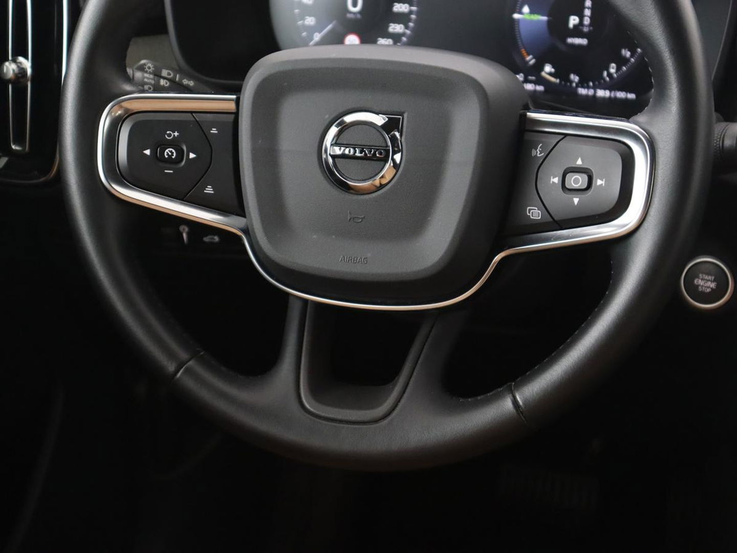Volvo XC40 1.5 T5 Recharge Inscription | Leder | 360 Camera | Stoel & stuurverwarming | Carplay | Harman/Kardon | Navigatie | Keyless | Full LED | Parkeerhulp | Cruise control | PHEV | Plug In