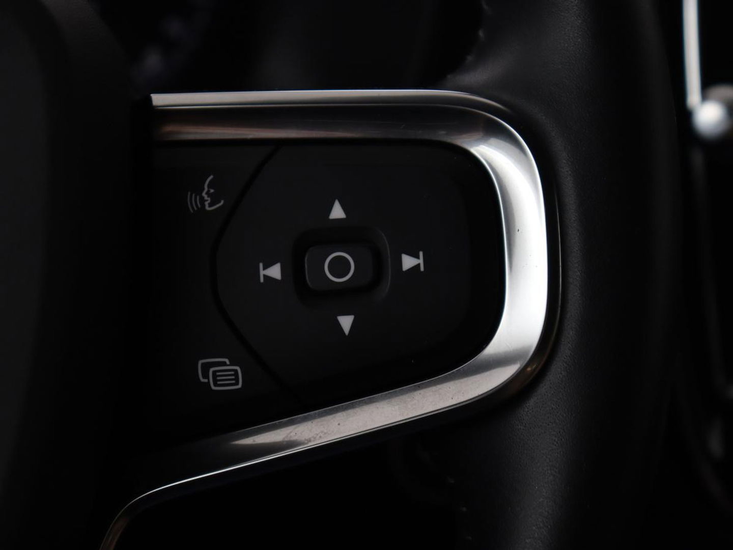 Volvo XC40 1.5 T5 Recharge Inscription | Leder | 360 Camera | Stoel & stuurverwarming | Carplay | Harman/Kardon | Navigatie | Keyless | Full LED | Parkeerhulp | Cruise control | PHEV | Plug In