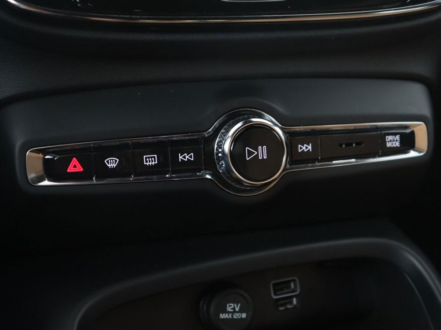 Volvo XC40 1.5 T5 Recharge Inscription | Leder | 360 Camera | Stoel & stuurverwarming | Carplay | Harman/Kardon | Navigatie | Keyless | Full LED | Parkeerhulp | Cruise control | PHEV | Plug In