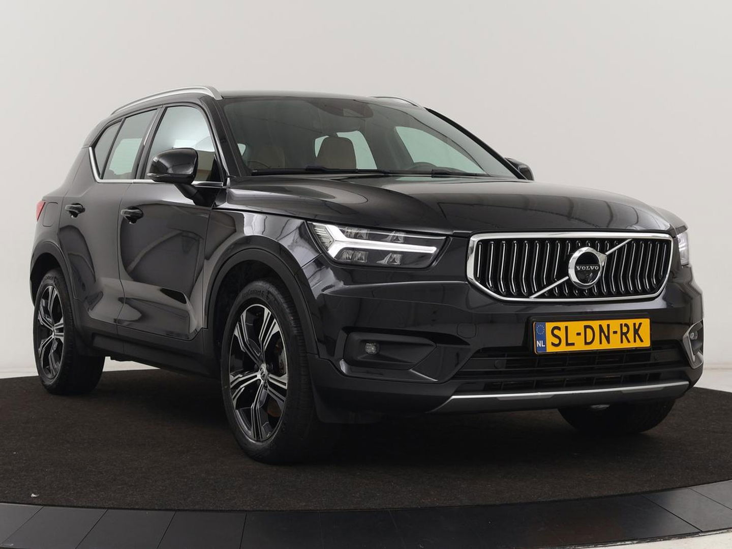 Volvo XC40 1.5 T5 Recharge Inscription | Leder | 360 Camera | Stoel & stuurverwarming | Carplay | Harman/Kardon | Navigatie | Keyless | Full LED | Parkeerhulp | Cruise control | PHEV | Plug In