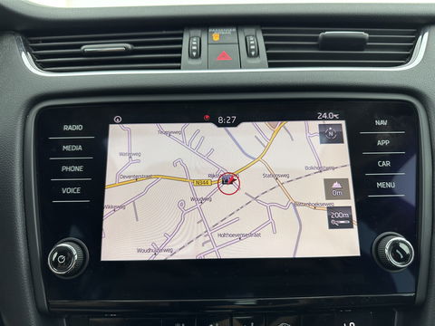 Škoda Octavia 1.5 TSI Greentech Sport Business Aut. *PANO | FULL-LED | DIGI-COCKPIT | NAVI-FULLMAP | SPORT-SEATS | CAMERA | CARPLAY | DAB+ | ECC | PDC | CRUISE | 18''ALU | TOWBAR*
