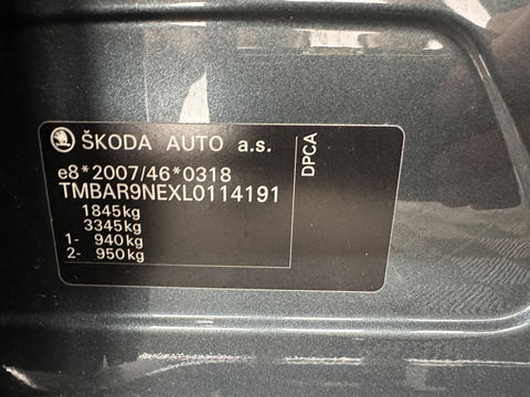 Škoda Octavia 1.5 TSI Greentech Sport Business Aut. *PANO | FULL-LED | DIGI-COCKPIT | NAVI-FULLMAP | SPORT-SEATS | CAMERA | CARPLAY | DAB+ | ECC | PDC | CRUISE | 18''ALU | TOWBAR*