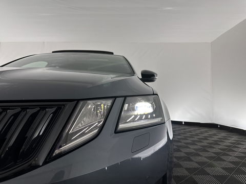 Škoda Octavia 1.5 TSI Greentech Sport Business Aut. *PANO | FULL-LED | DIGI-COCKPIT | NAVI-FULLMAP | SPORT-SEATS | CAMERA | CARPLAY | DAB+ | ECC | PDC | CRUISE | 18''ALU | TOWBAR*