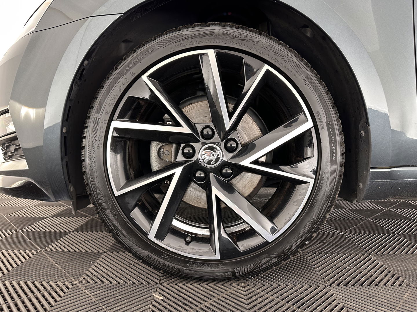 Škoda Octavia 1.5 TSI Greentech Sport Business Aut. *PANO | FULL-LED | DIGI-COCKPIT | NAVI-FULLMAP | SPORT-SEATS | CAMERA | CARPLAY | DAB+ | ECC | PDC | CRUISE | 18''ALU | TOWBAR*