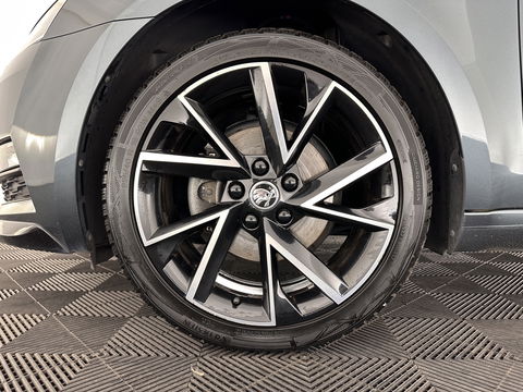 Škoda Octavia 1.5 TSI Greentech Sport Business Aut. *PANO | FULL-LED | DIGI-COCKPIT | NAVI-FULLMAP | SPORT-SEATS | CAMERA | CARPLAY | DAB+ | ECC | PDC | CRUISE | 18''ALU | TOWBAR*