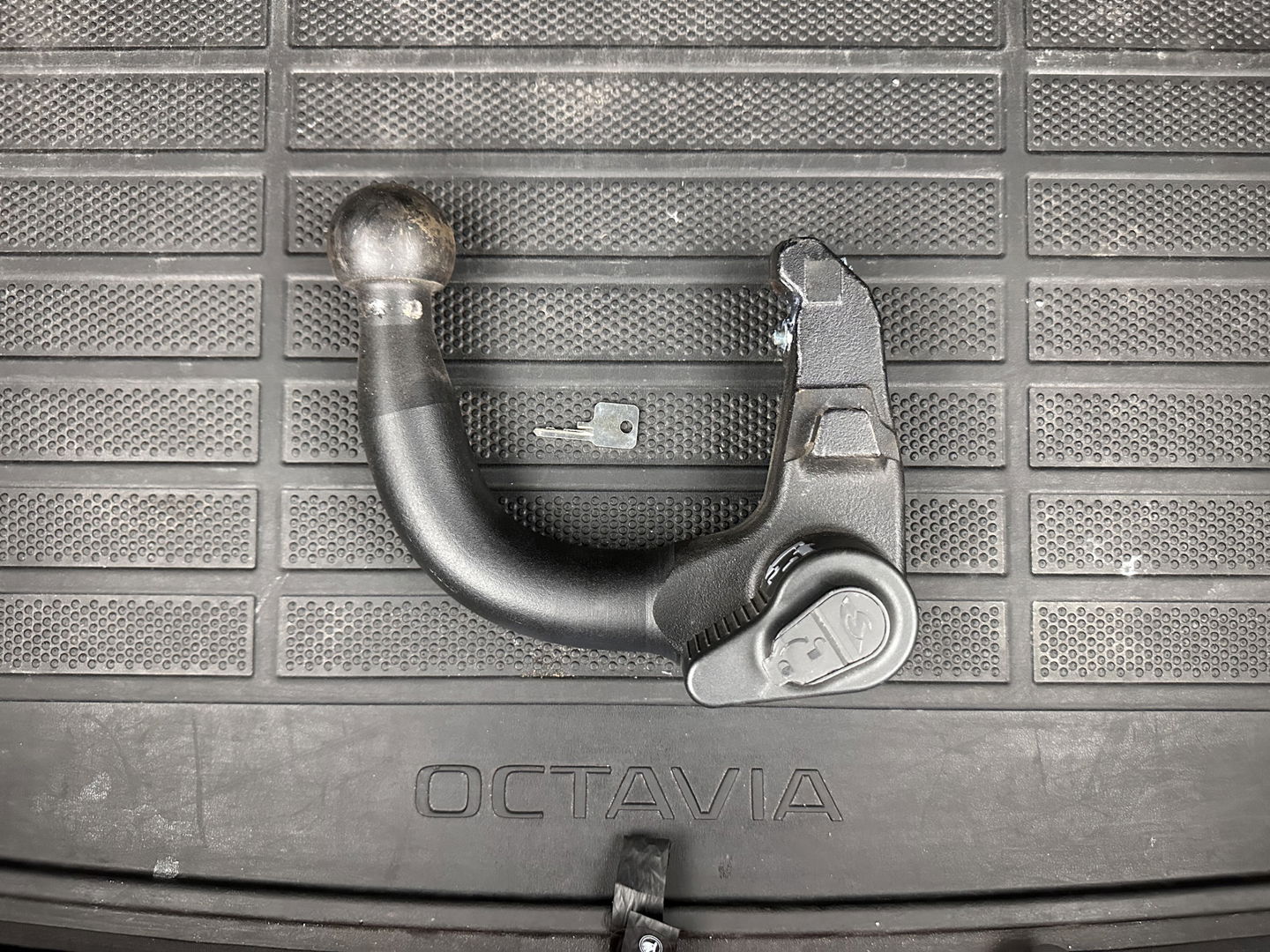 Škoda Octavia 1.5 TSI Greentech Sport Business Aut. *PANO | FULL-LED | DIGI-COCKPIT | NAVI-FULLMAP | SPORT-SEATS | CAMERA | CARPLAY | DAB+ | ECC | PDC | CRUISE | 18''ALU | TOWBAR*